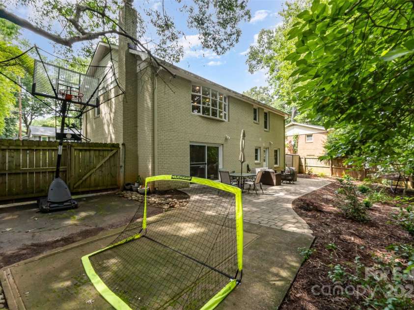 6935 Woodstock Drive, Charlotte, NC 28210.  MLS# CAR4266613, YatesRealty ID 19827. 