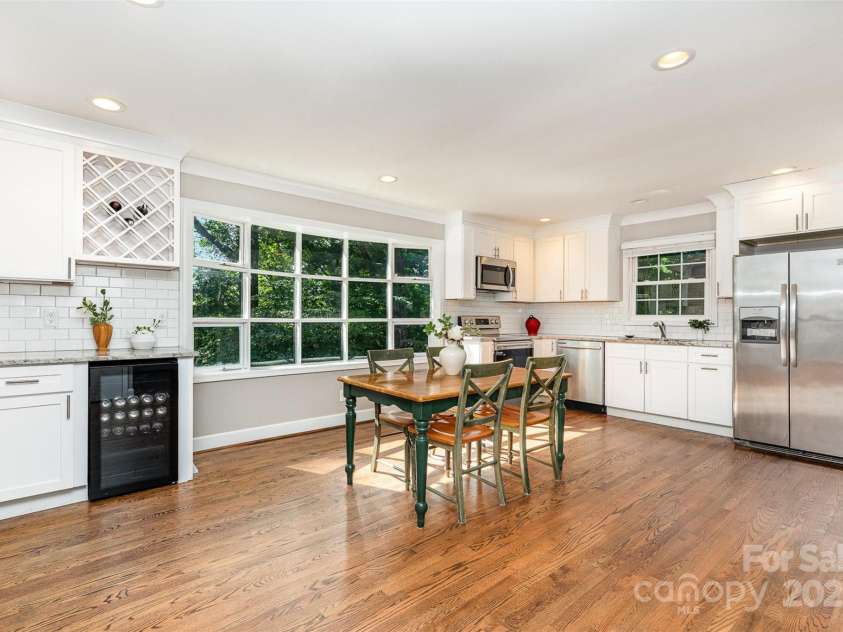 6935 Woodstock Drive, Charlotte, NC 28210.  MLS# CAR4266613, YatesRealty ID 19827. 