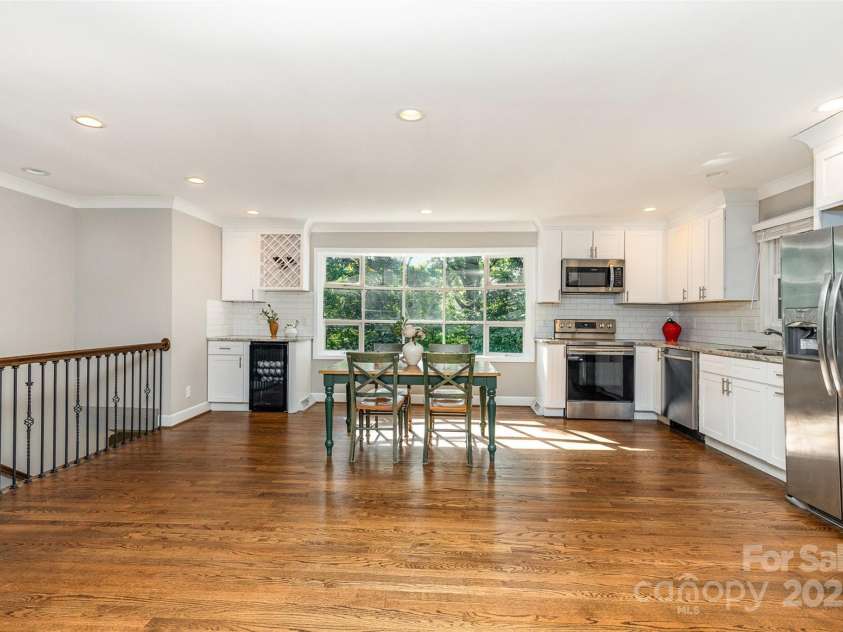 6935 Woodstock Drive, Charlotte, NC 28210.  MLS# CAR4266613, YatesRealty ID 19827. 