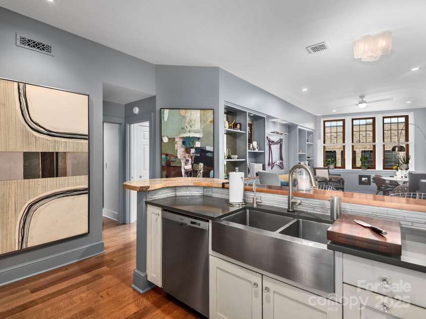 60 Haywood Street, Asheville, NC 28801.  MLS# CAR4301653, YatesRealty ID 19828. 