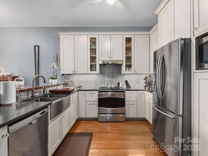 60 Haywood Street, Asheville, NC 28801.  MLS# CAR4301653, YatesRealty ID 19828. 