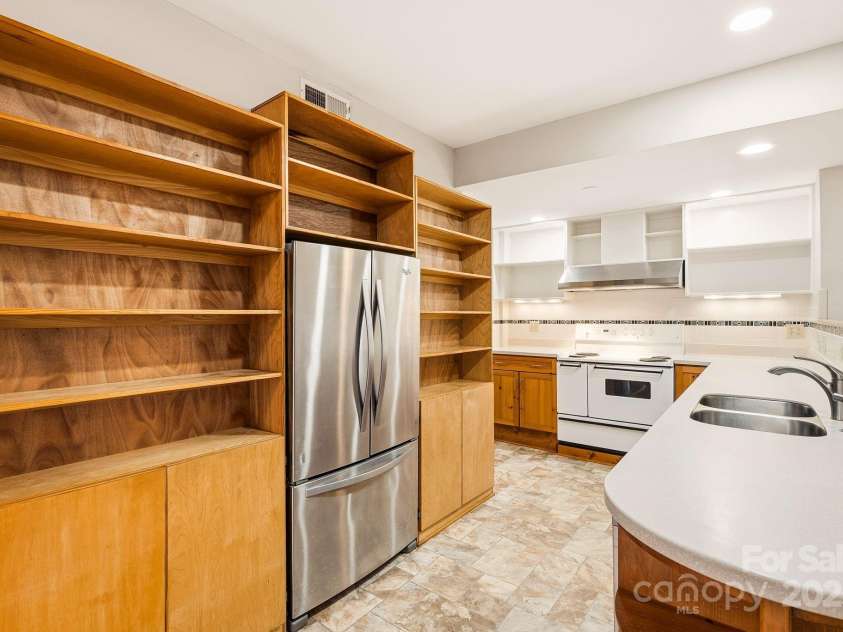 60 Haywood Street, Asheville, NC 28801.  MLS# CAR4317577, YatesRealty ID 19828. Ready to Customize