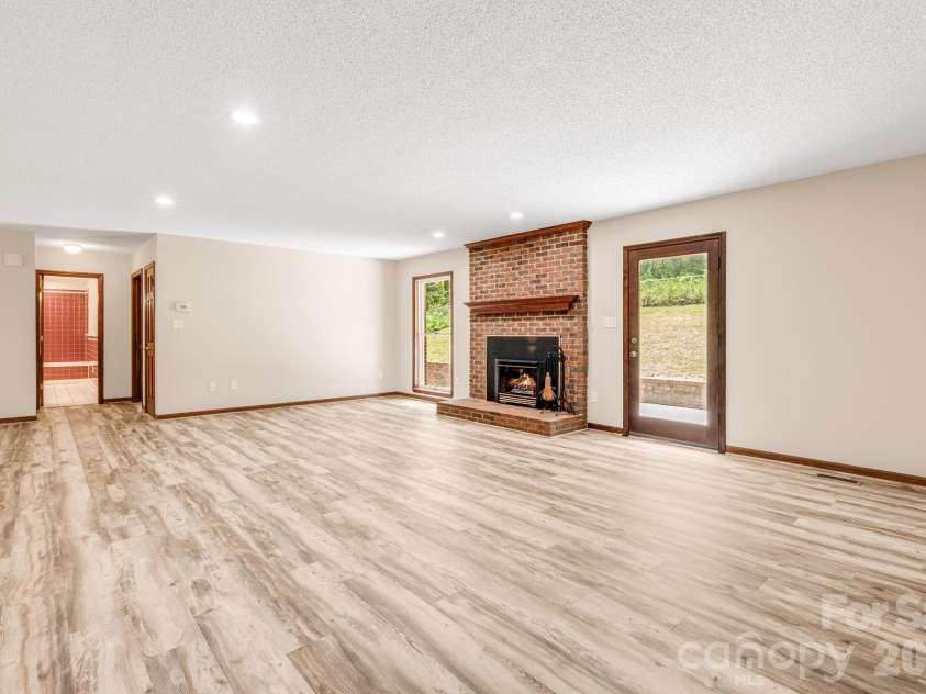 35 Byrd Road, Candler, NC 28715.  MLS# CAR4379213, YatesRealty ID 19829. 