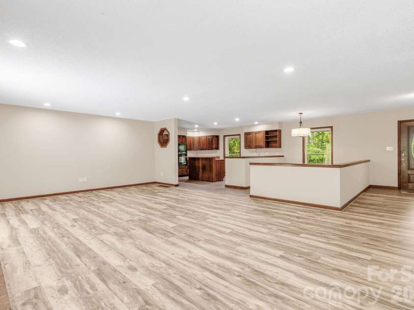 35 Byrd Road, Candler, NC 28715.  MLS# CAR4379213, YatesRealty ID 19829. 