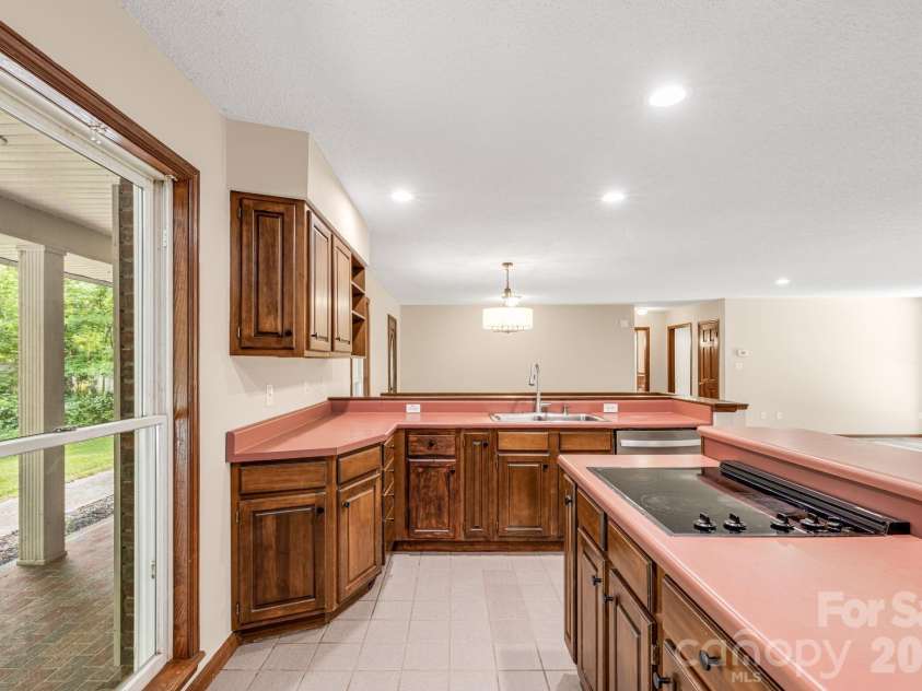 35 Byrd Road, Candler, NC 28715.  MLS# CAR4379213, YatesRealty ID 19829. 