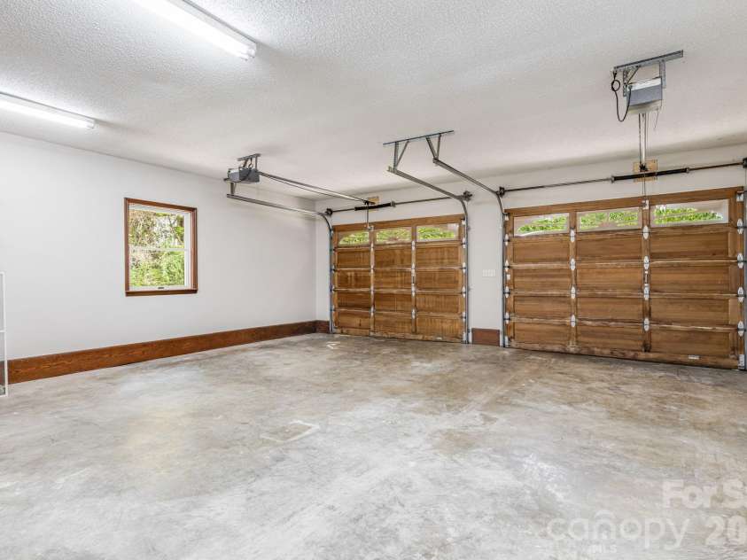 35 Byrd Road, Candler, NC 28715.  MLS# CAR4379213, YatesRealty ID 19829. 