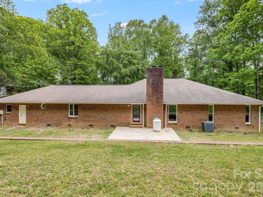35 Byrd Road, Candler, NC 28715.  MLS# CAR4379213, YatesRealty ID 19829. 