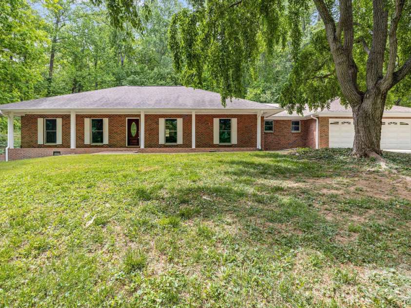 35 Byrd Road, Candler, NC 28715.  MLS# CAR4379213, YatesRealty ID 19829. 