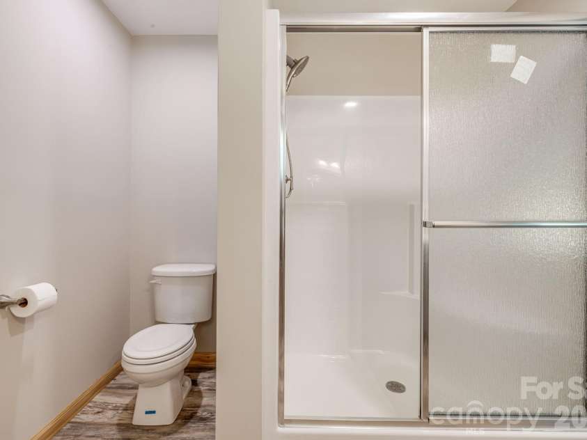 35 Byrd Road, Candler, NC 28715.  MLS# CAR4379213, YatesRealty ID 19829. Master Bath 