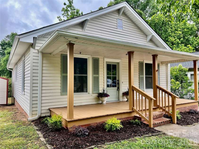 1225 C Street, Kannapolis, NC 28081.  MLS# CAR4379292, YatesRealty ID 19830. 