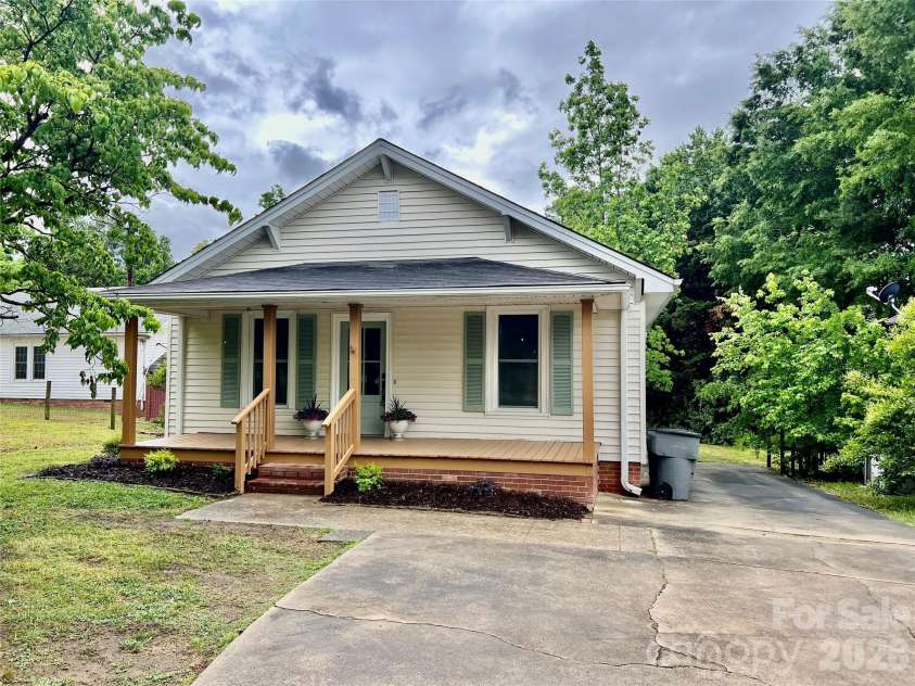 1225 C Street, Kannapolis, NC 28081.  MLS# CAR4379292, YatesRealty ID 19830. 