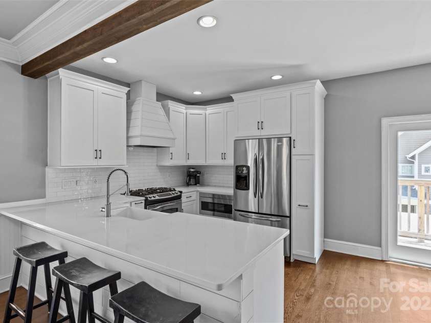 1826 Hall Avenue, Charlotte, NC 28205.  MLS# CAR4266714, YatesRealty ID 19832. 