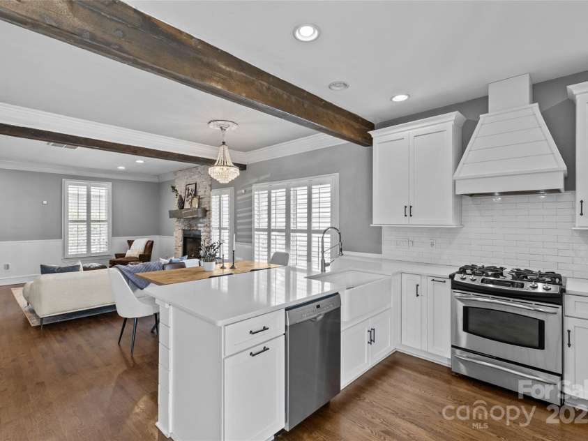 1826 Hall Avenue, Charlotte, NC 28205.  MLS# CAR4266714, YatesRealty ID 19832. 