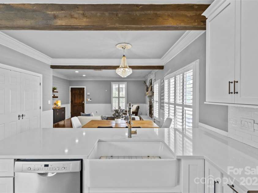 1826 Hall Avenue, Charlotte, NC 28205.  MLS# CAR4266714, YatesRealty ID 19832. 