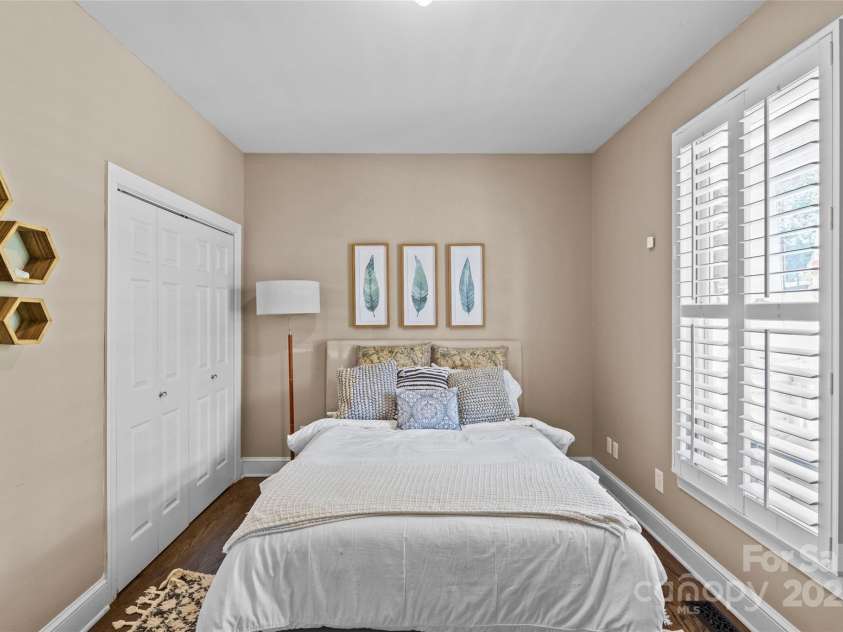 1826 Hall Avenue, Charlotte, NC 28205.  MLS# CAR4266714, YatesRealty ID 19832. 