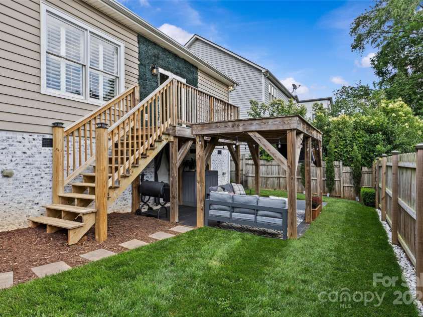 1826 Hall Avenue, Charlotte, NC 28205.  MLS# CAR4266714, YatesRealty ID 19832. 