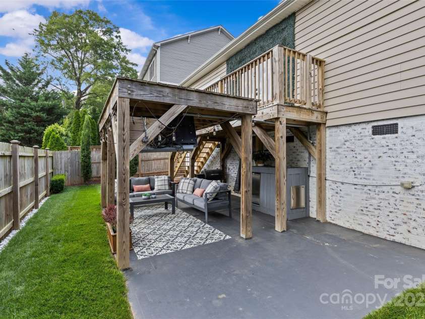 1826 Hall Avenue, Charlotte, NC 28205.  MLS# CAR4266714, YatesRealty ID 19832. 