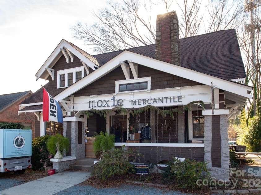 1826 Hall Avenue, Charlotte, NC 28205.  MLS# CAR4266714, YatesRealty ID 19832. 