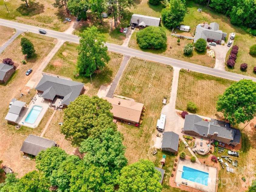 751 Pleasantdale Drive, Shelby, NC 28150.  MLS# CAR4379261, YatesRealty ID 19834. 