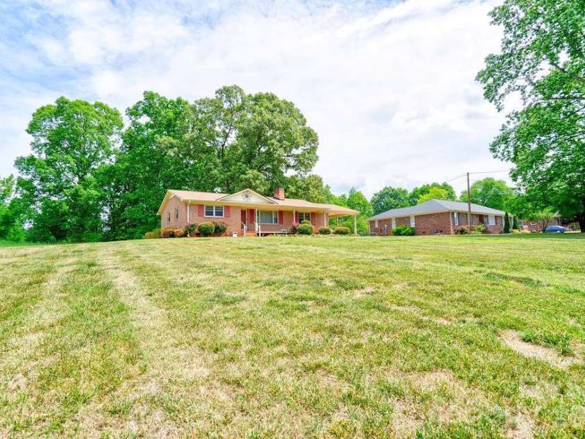 751 Pleasantdale Drive, Shelby, NC 28150.  MLS# CAR4379261, YatesRealty ID 19834. 