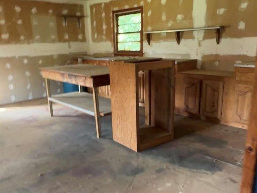 751 Pleasantdale Drive, Shelby, NC 28150.  MLS# CAR4379261, YatesRealty ID 19834. 