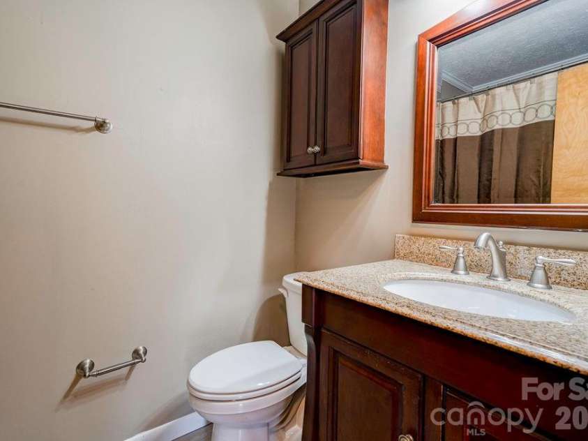 751 Pleasantdale Drive, Shelby, NC 28150.  MLS# CAR4379261, YatesRealty ID 19834. Bathroom full