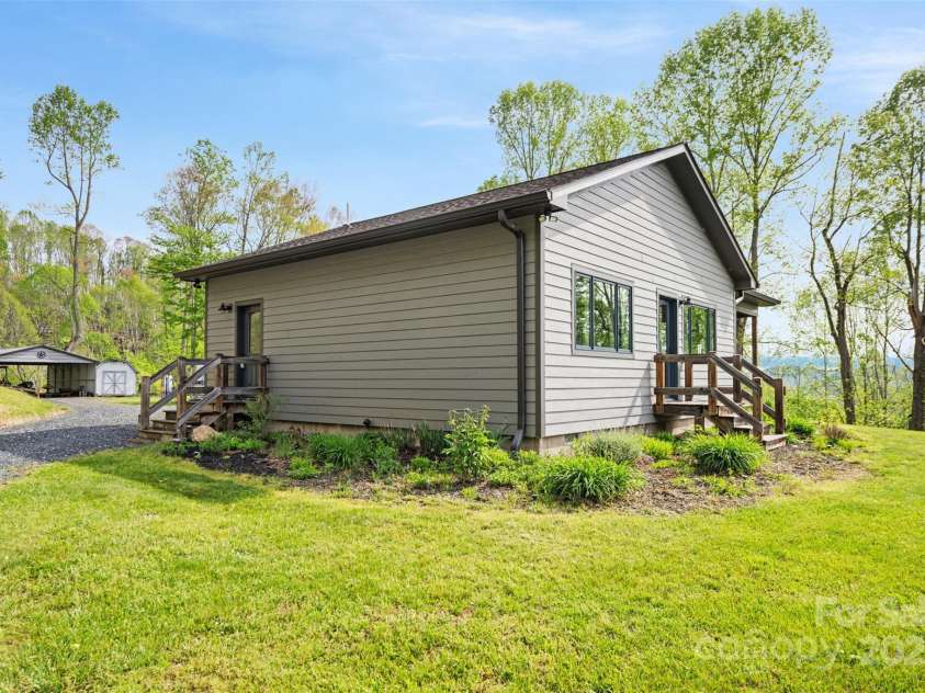 630 Graybeal Hollow, Creston, NC 28615.  MLS# CAR4251430, YatesRealty ID 19835. 