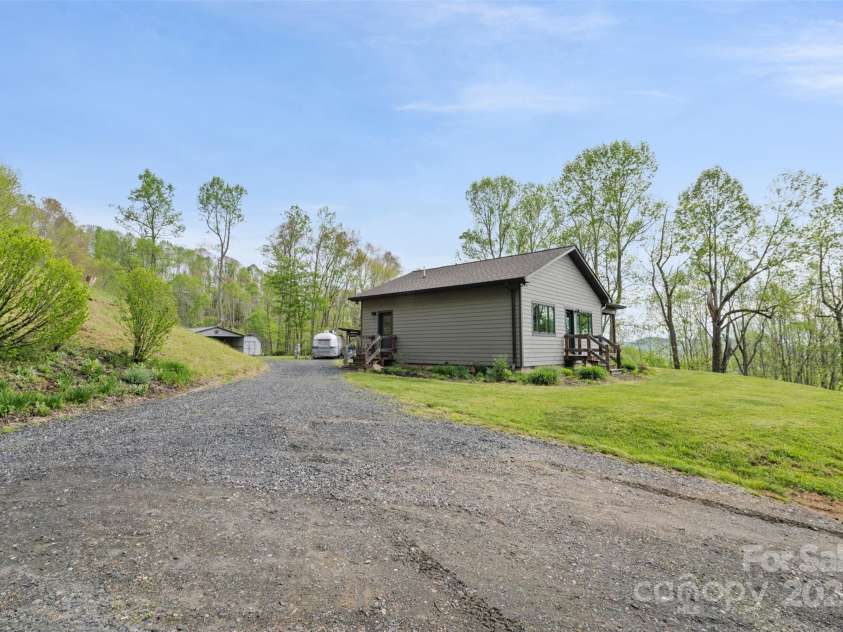 630 Graybeal Hollow, Creston, NC 28615.  MLS# CAR4251430, YatesRealty ID 19835. 