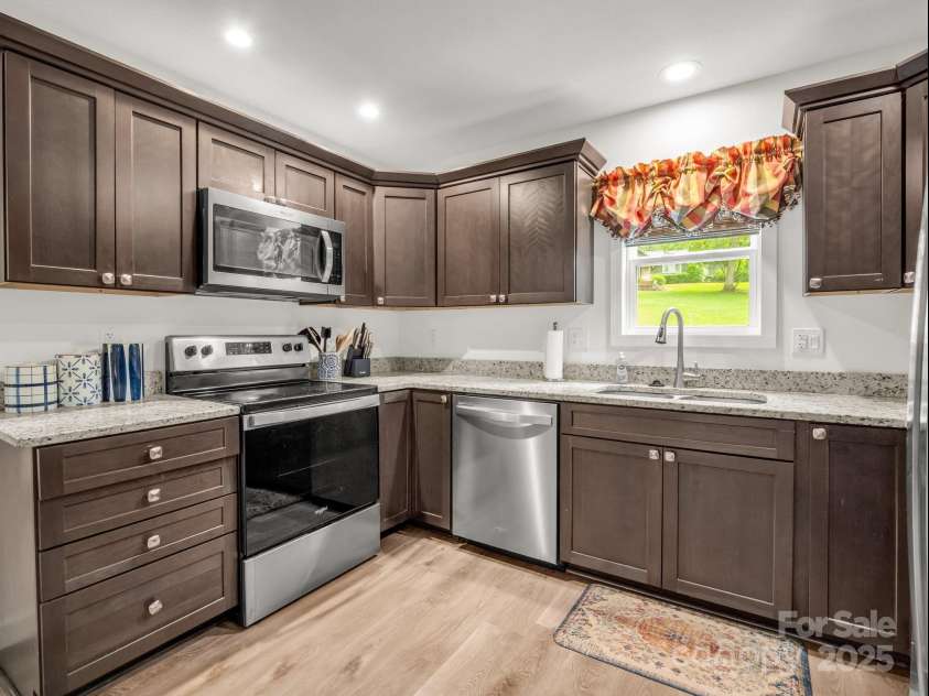 125 Woodland Circle, Rutherfordton, NC 28139.  MLS# CAR4264998, YatesRealty ID 19836. 