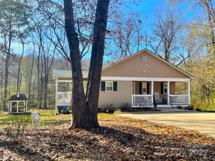 125 Woodland Circle, Rutherfordton, NC 28139.  MLS# CAR4326119, YatesRealty ID 19836. 