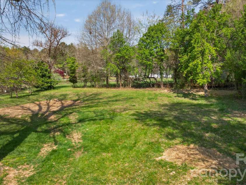 2016 Bryant Street, Madison, NC 27025.  MLS# CAR4365131, YatesRealty ID 19837. 