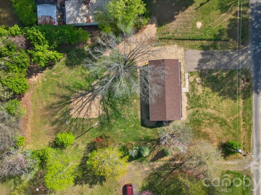 2016 Bryant Street, Madison, NC 27025.  MLS# CAR4365131, YatesRealty ID 19837. 