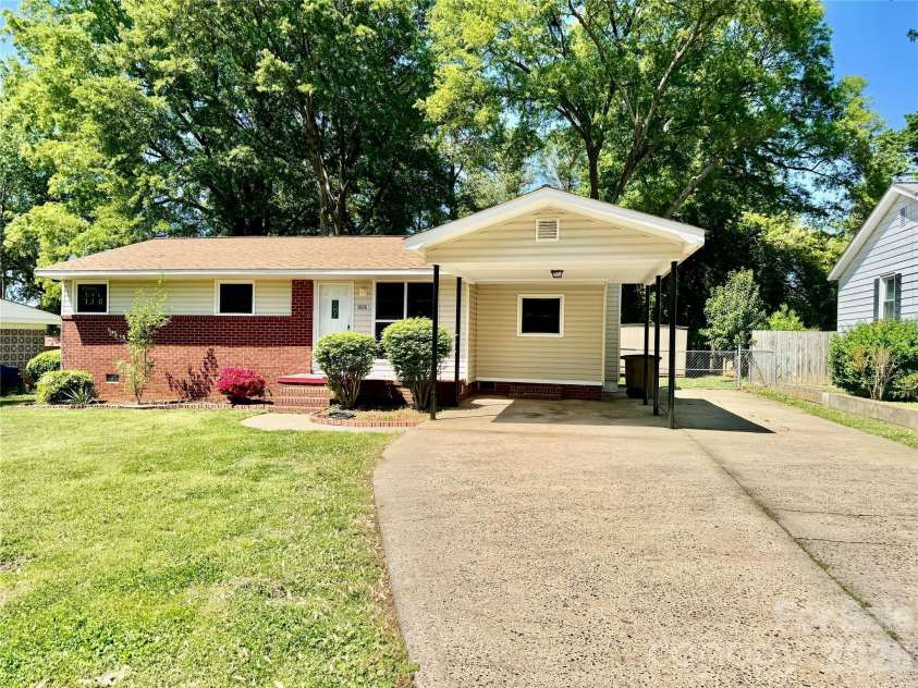 1207 Gidney Street, Shelby, NC 28150.  MLS# CAR4367621, YatesRealty ID 19838. 