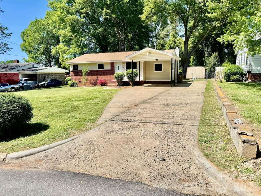 1207 Gidney Street, Shelby, NC 28150.  MLS# CAR4367621, YatesRealty ID 19838. 