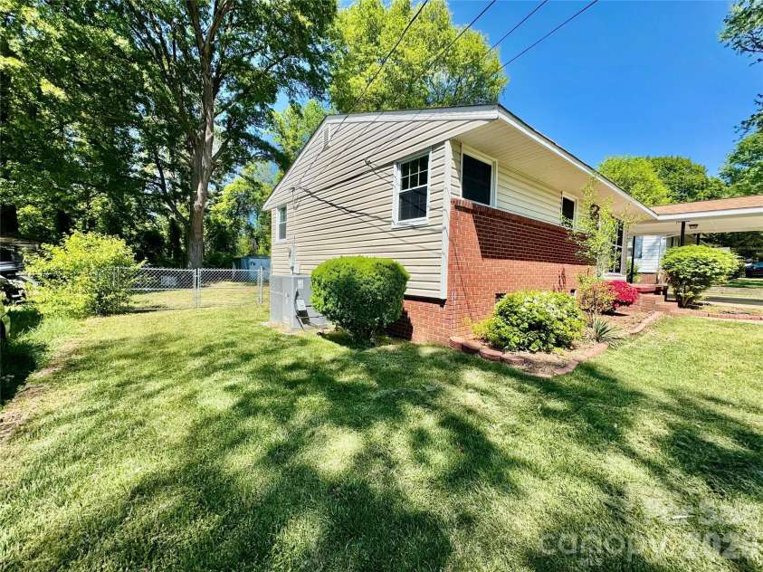 1207 Gidney Street, Shelby, NC 28150.  MLS# CAR4367621, YatesRealty ID 19838. 
