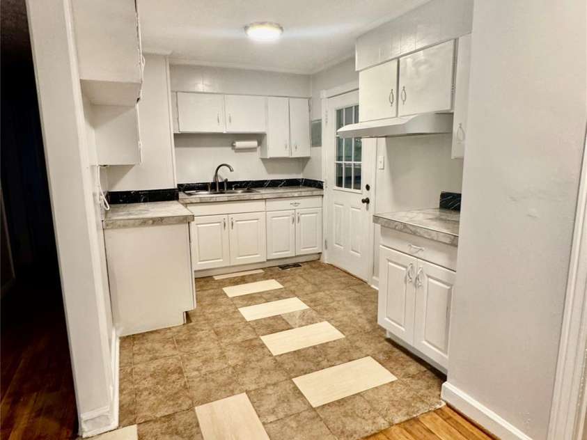 1207 Gidney Street, Shelby, NC 28150.  MLS# CAR4367621, YatesRealty ID 19838. 