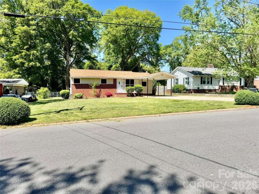 1207 Gidney Street, Shelby, NC 28150.  MLS# CAR4367621, YatesRealty ID 19838. 