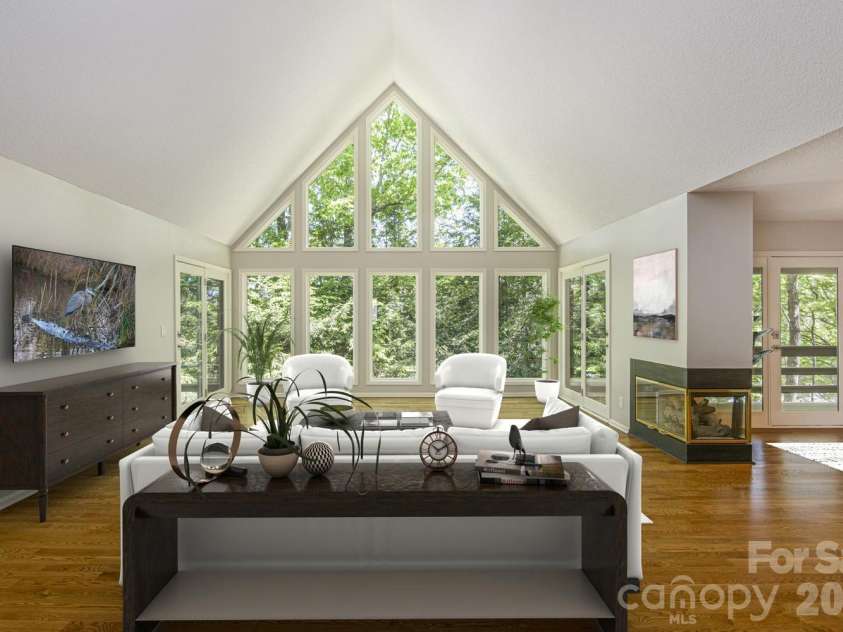133 Forest View Drive, Flat Rock, NC 28731.  MLS# CAR4376626, YatesRealty ID 19839. 