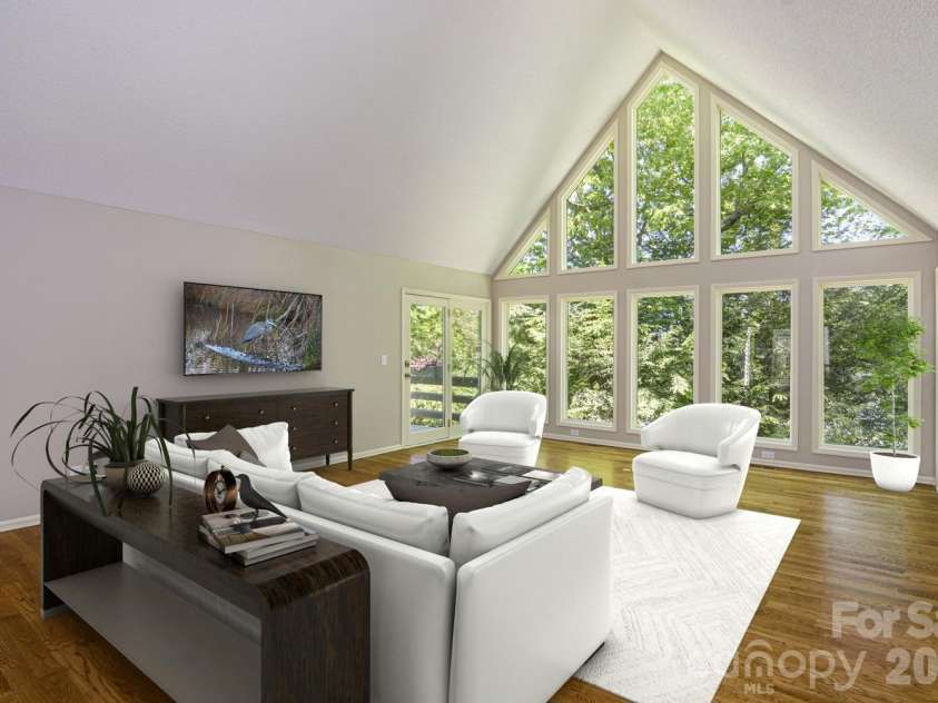 133 Forest View Drive, Flat Rock, NC 28731.  MLS# CAR4376626, YatesRealty ID 19839. 