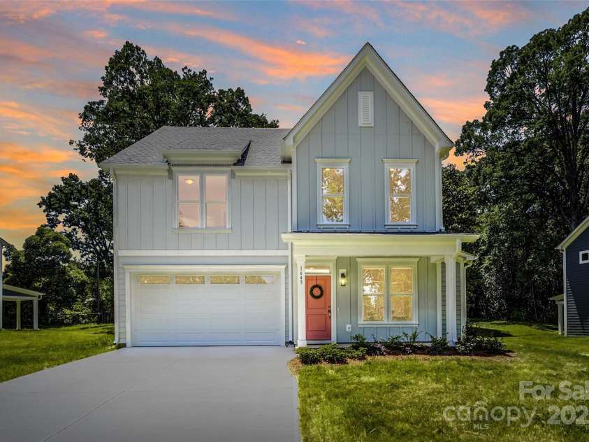 1645 Carolina Circle, Gastonia, NC 28054.  MLS# CAR4288958, YatesRealty ID 19839. 