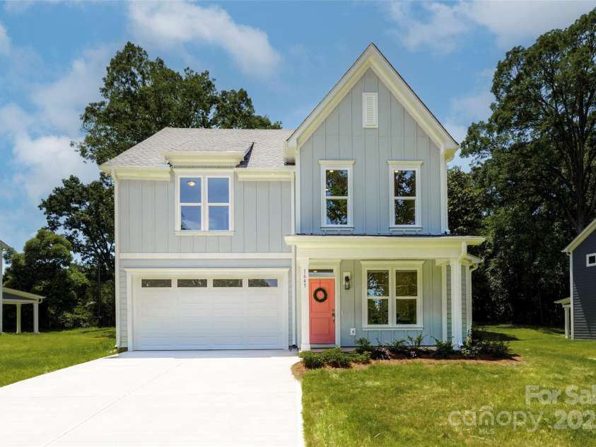 1645 Carolina Circle, Gastonia, NC 28054.  MLS# CAR4288958, YatesRealty ID 19839. 