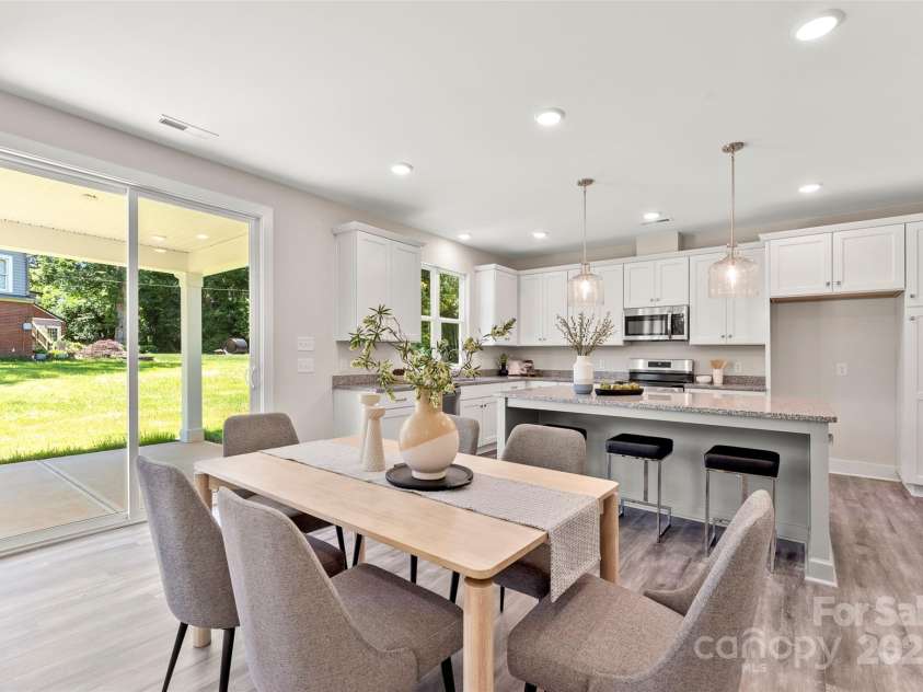1645 Carolina Circle, Gastonia, NC 28054.  MLS# CAR4288958, YatesRealty ID 19839. Dining Room/Kitchen