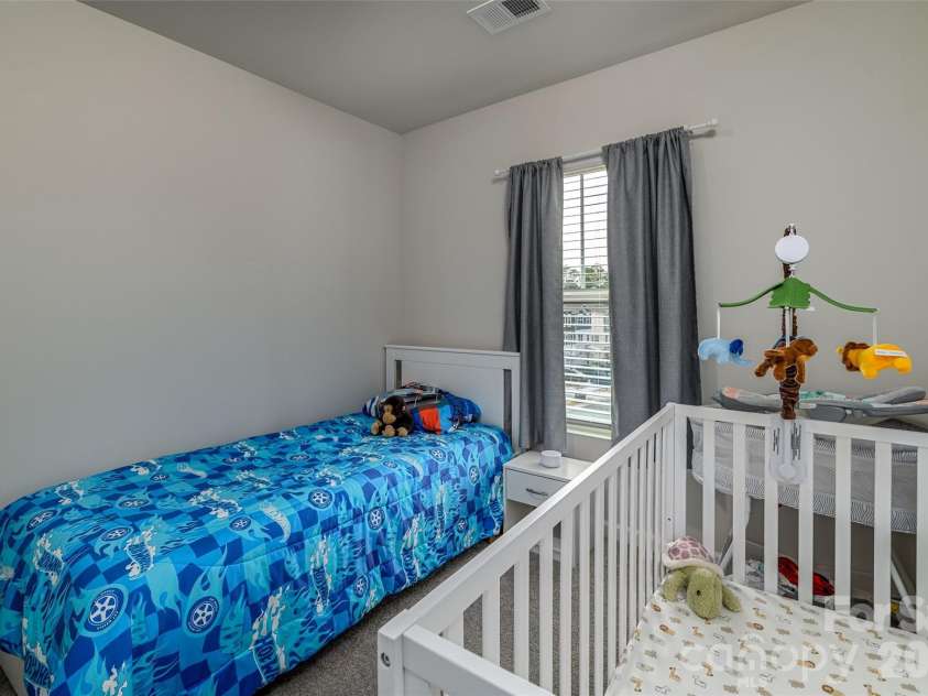 1206 Keydet Drive, Charlotte, NC 28216.  MLS# CAR4345736, YatesRealty ID 1984. 3rd bedroom on 3rd level! Split bedroom plan!