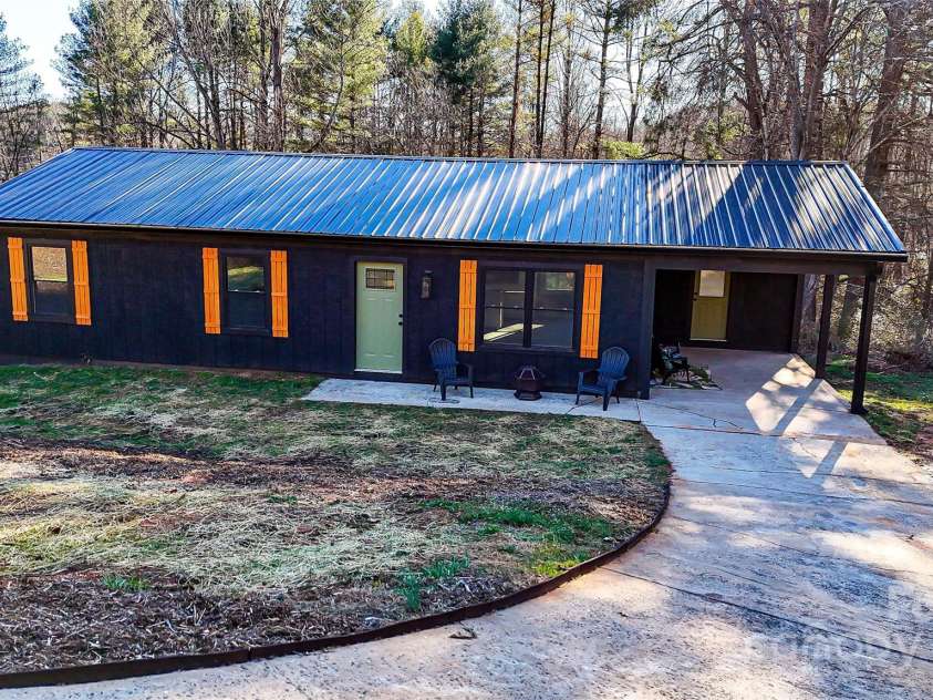 3055 Bedford Avenue, Morganton, NC 28655.  MLS# CAR4209572, YatesRealty ID 1984. 