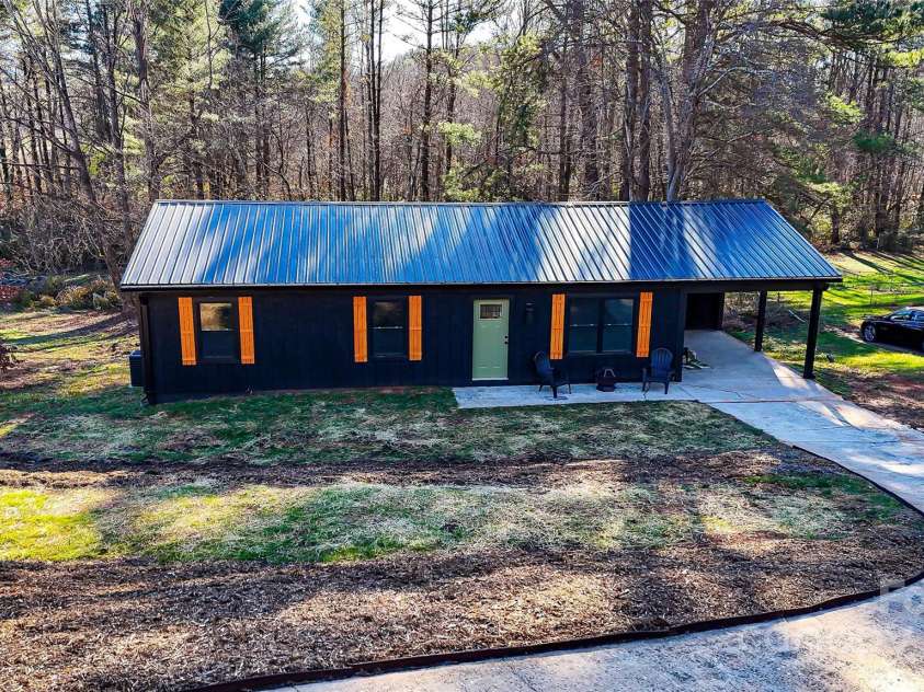 3055 Bedford Avenue, Morganton, NC 28655.  MLS# CAR4209572, YatesRealty ID 1984. 