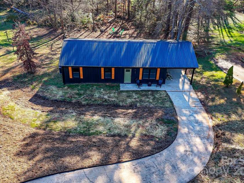 3055 Bedford Avenue, Morganton, NC 28655.  MLS# CAR4209572, YatesRealty ID 1984. 