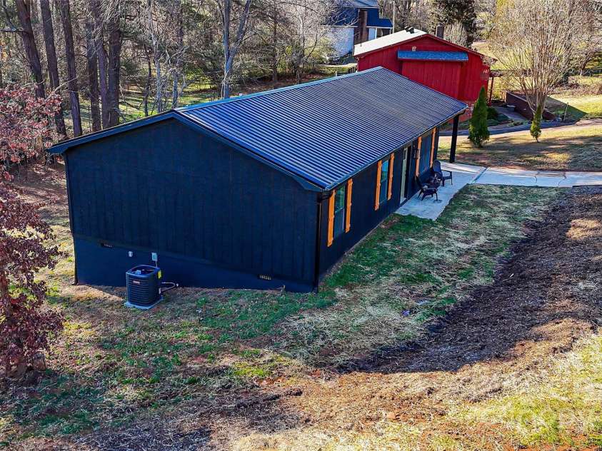 3055 Bedford Avenue, Morganton, NC 28655.  MLS# CAR4209572, YatesRealty ID 1984. 