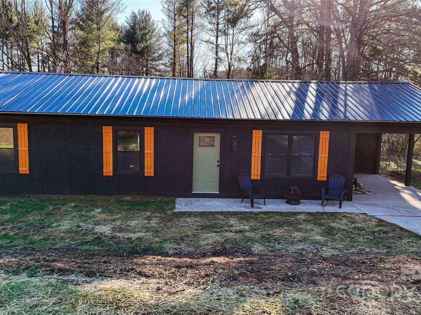 3055 Bedford Avenue, Morganton, NC 28655.  MLS# CAR4209572, YatesRealty ID 1984. 