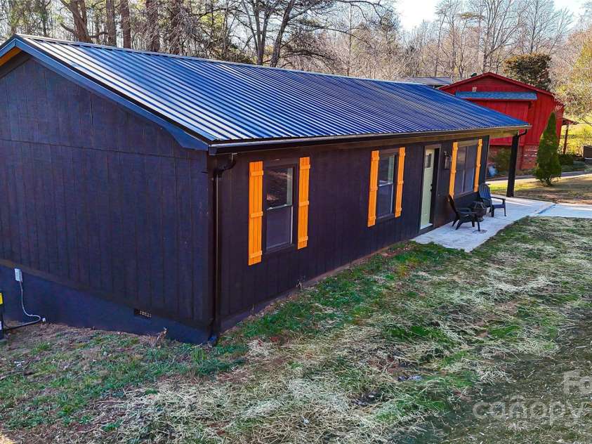 3055 Bedford Avenue, Morganton, NC 28655.  MLS# CAR4209572, YatesRealty ID 1984. 