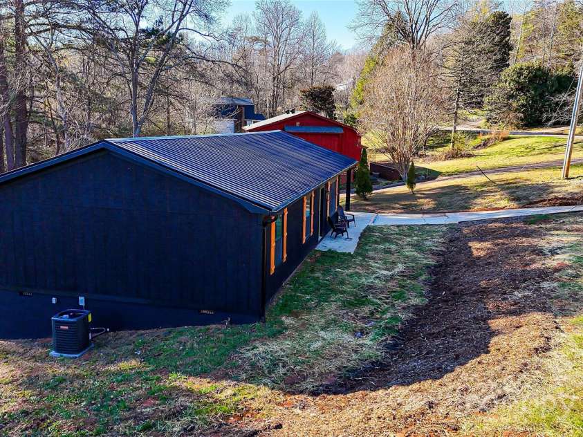 3055 Bedford Avenue, Morganton, NC 28655.  MLS# CAR4209572, YatesRealty ID 1984. 